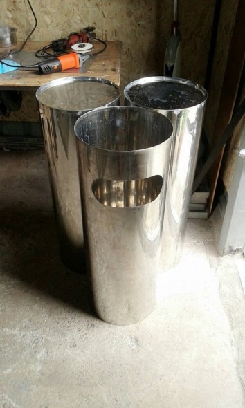 ถังขยะและที่เขี่ยบุรี่